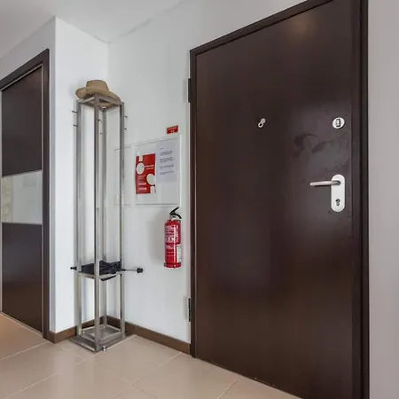 Sunny 2 Bed Spacious Apartmán *