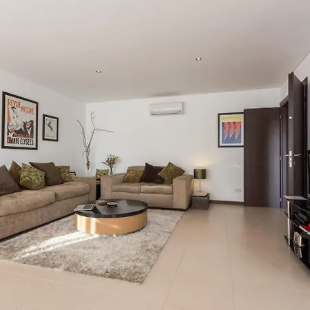 Apartmán Sunny 2 Bed Spacious