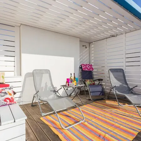 Sunny 2 Bed Spacious アパート タヴィラ