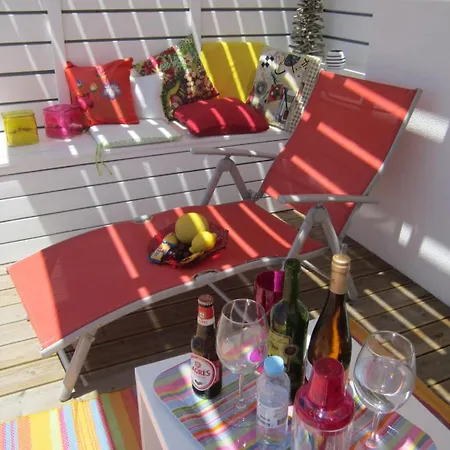 Sunny 2 Bed Spacious アパート *