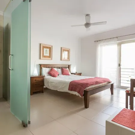 Sunny 2 Bed Spacious Apartment