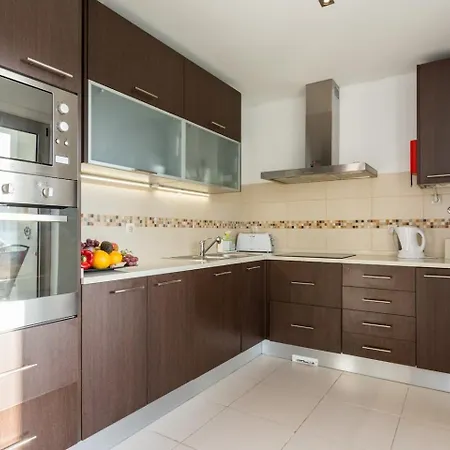 Apartment Sunny 2 Bed Spacious *