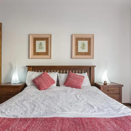 アパート Sunny 2 Bed Spacious タヴィラ